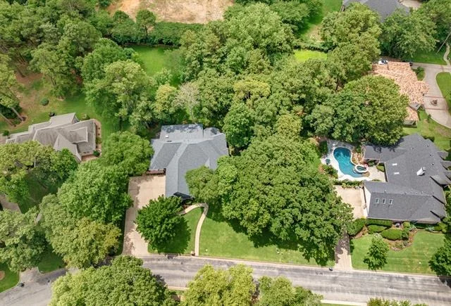 Photo of 1915 Stonegate Valley Drive