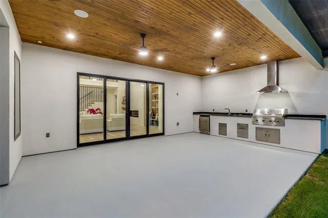 Photo of 3629 Vancouver Drive