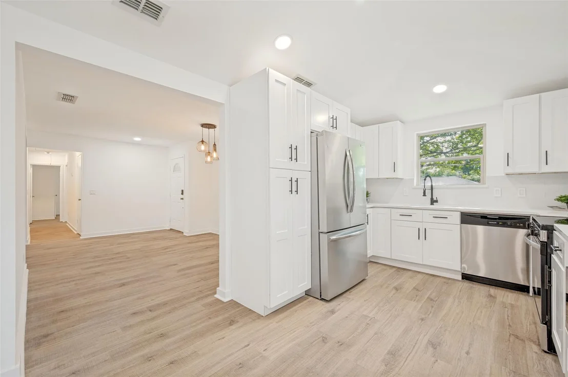 Photo of 5012 Hatherly Drive