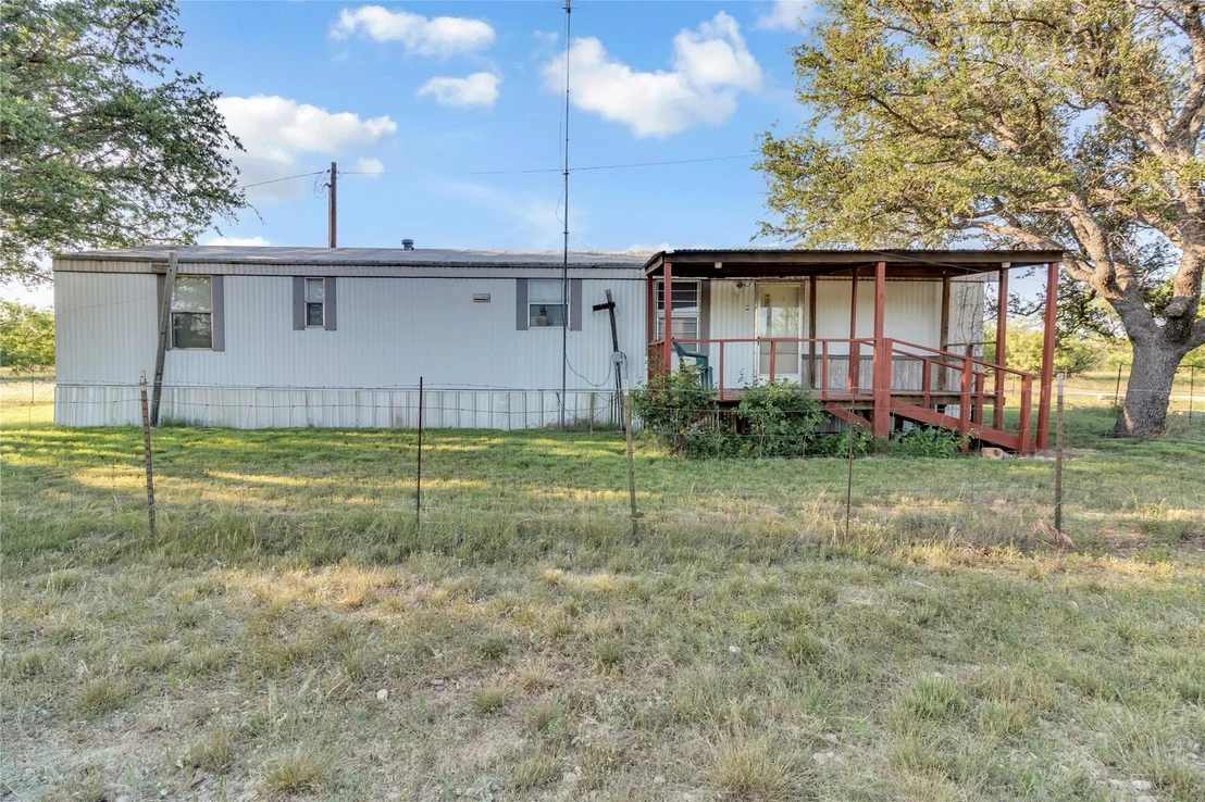 Photo of 824 CR 409