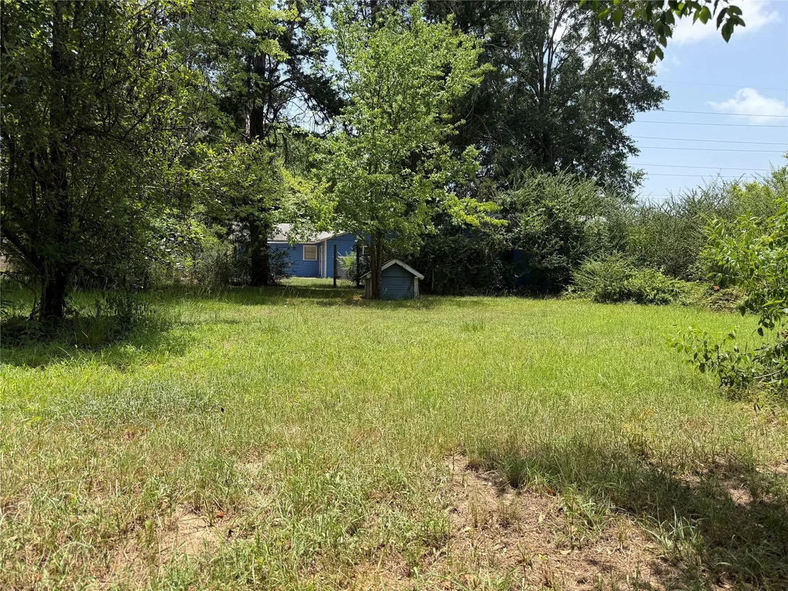 Photo of 305 E Pliler Precise Road