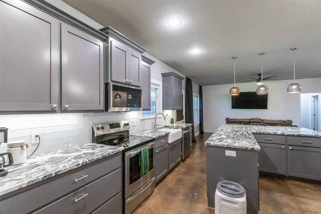 Photo of 901 Kelley Lane