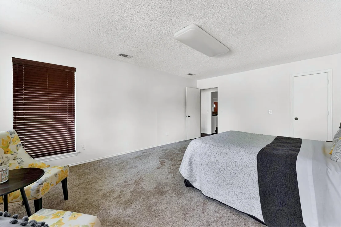 Photo of 1908 Edgewater Drive