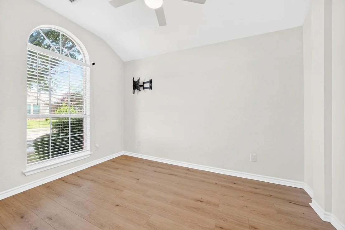 Photo of 7606 Harbor Drive