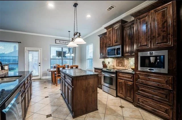 Photo of 412 Bur Oak Trail