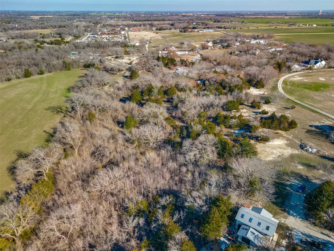 Photo of 2111 Private Road 5499