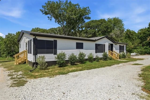 Photo of 305 Ridgecrest Road
