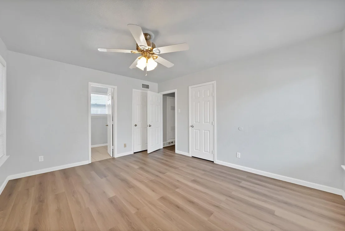 Photo of 1003 Brookhollow Drive
