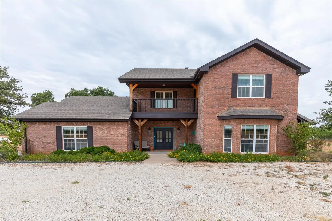 Photo of 582 Clark Road