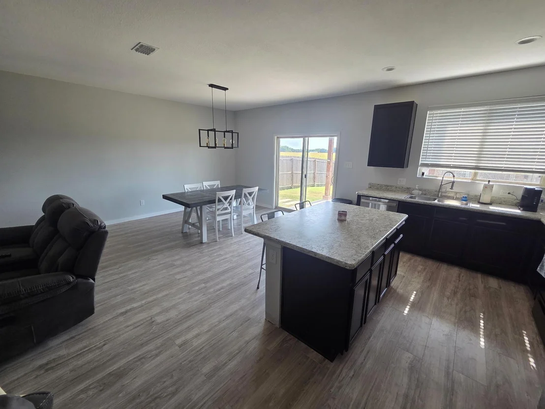 Photo of 1036 Stanridge Lane