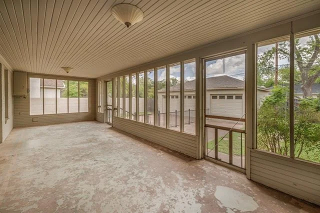 Photo of 817 Rivercrest Drive