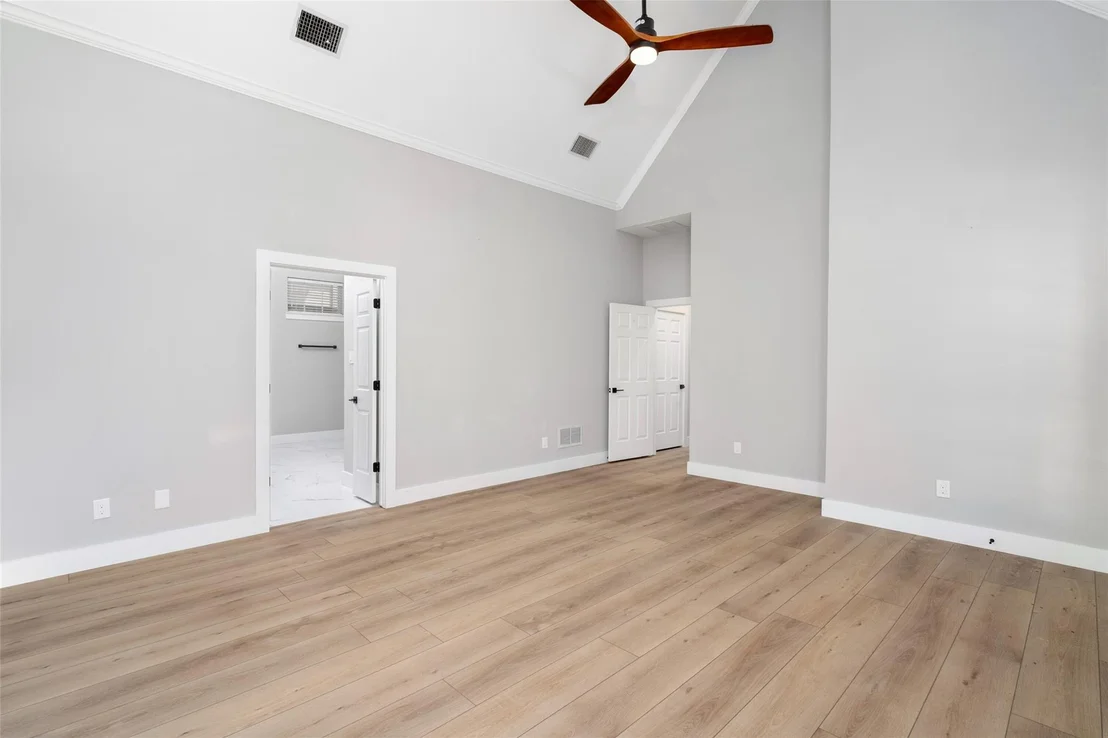 Photo of 905 Rolling Meadows Court