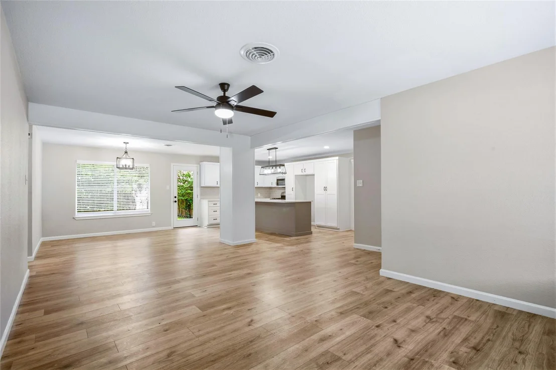 Photo of 1006 N Grant Drive