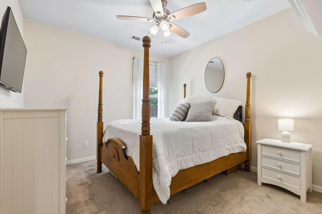 Photo of 400 Komron Court