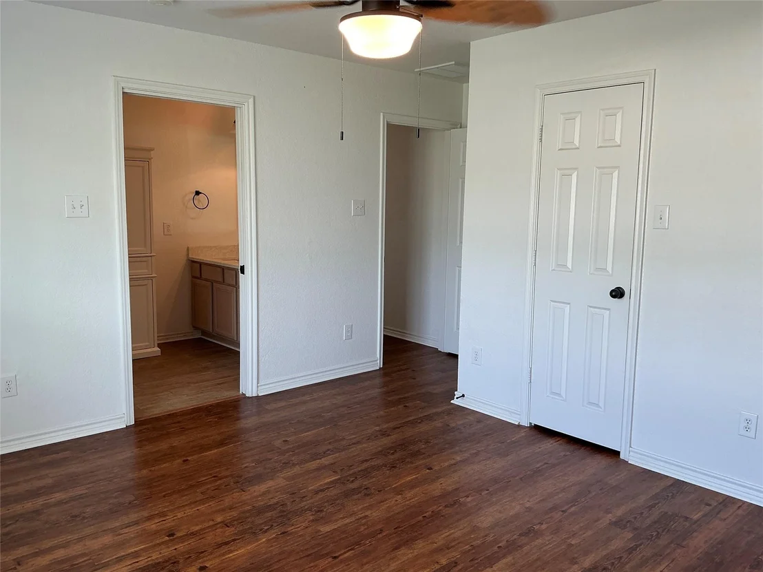 Photo of 333 Lake Point Road