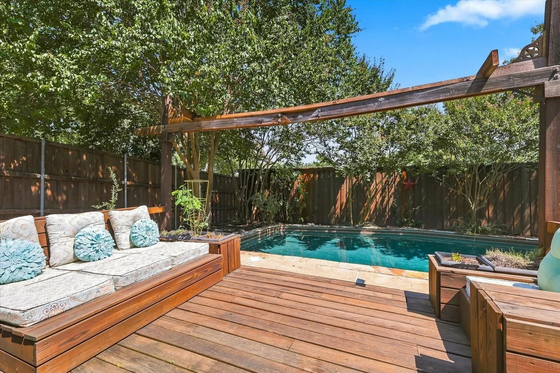 Photo of 2525 Eucalyptus Drive
