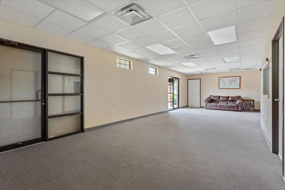 Photo of Unit B at 2419 Herring Avenue