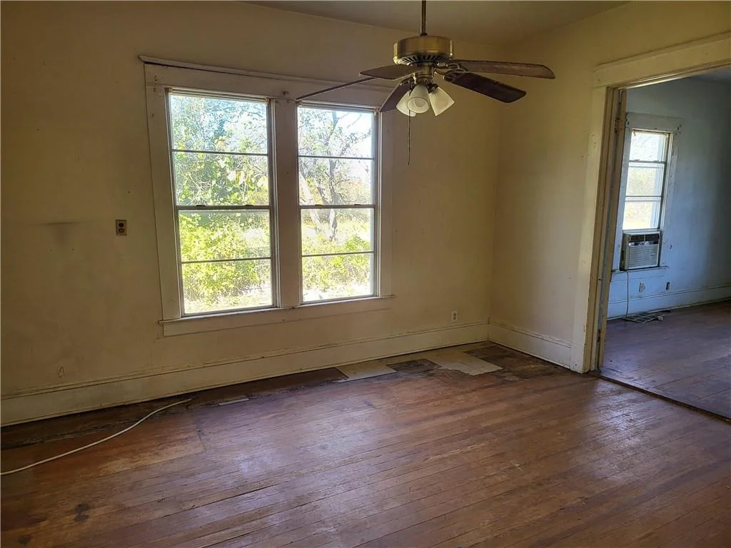 Photo of 426 N Houston Street