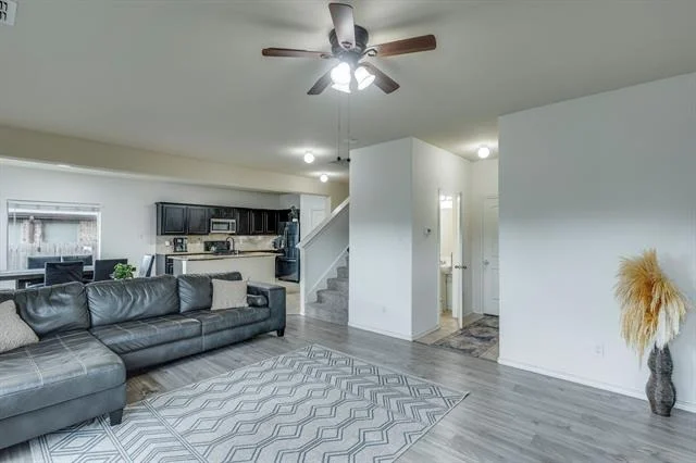 Photo of 616 Cameron Way