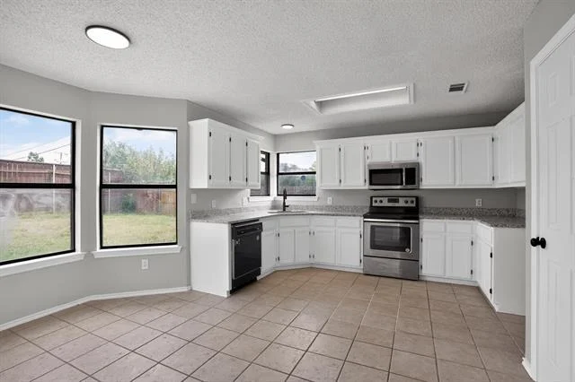 Photo of 6057 Hillglen Drive