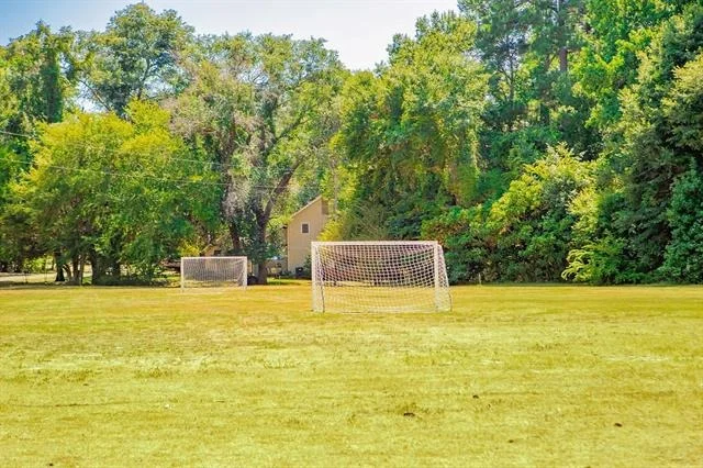 Photo of 321 Lakeview Drive