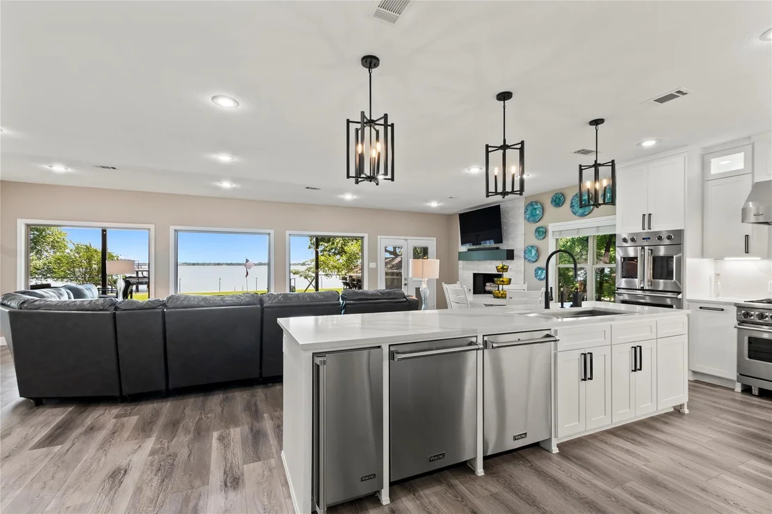 Photo of 1301 Oak Hill Drive