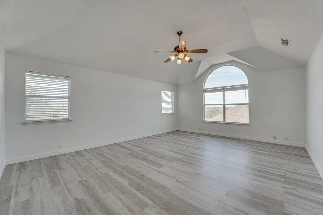 Photo of 558 Presidio Drive