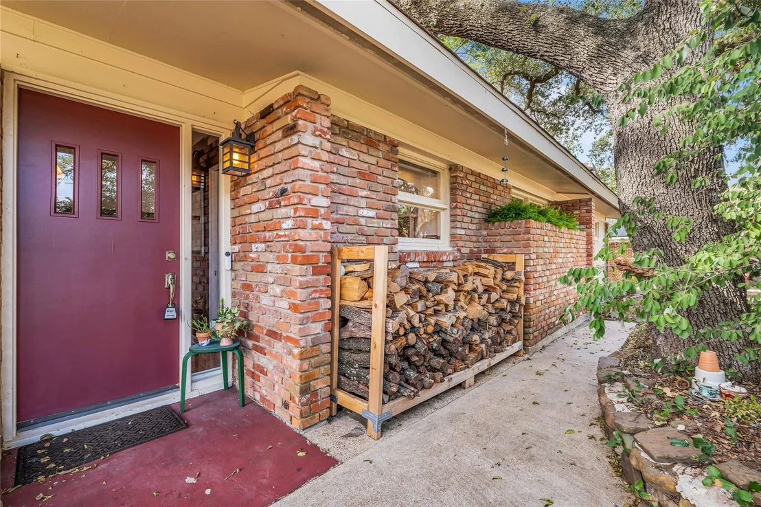 Photo of 2112 Gregory Lane