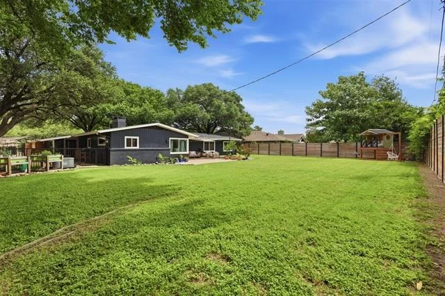 Photo of 6475 Fortune Road