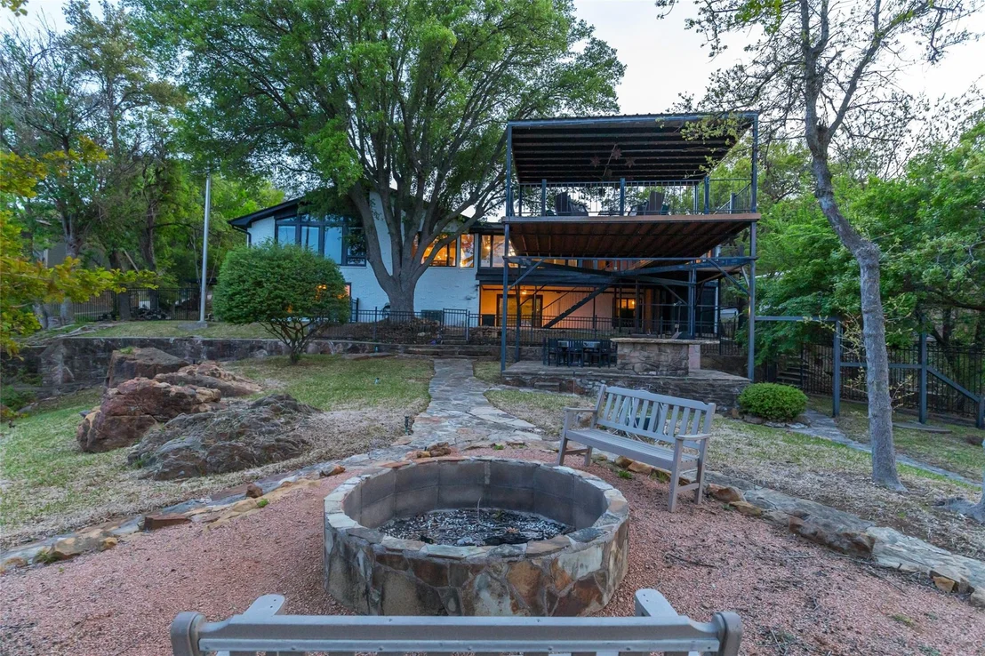 Photo of 440 Lakeside Drive