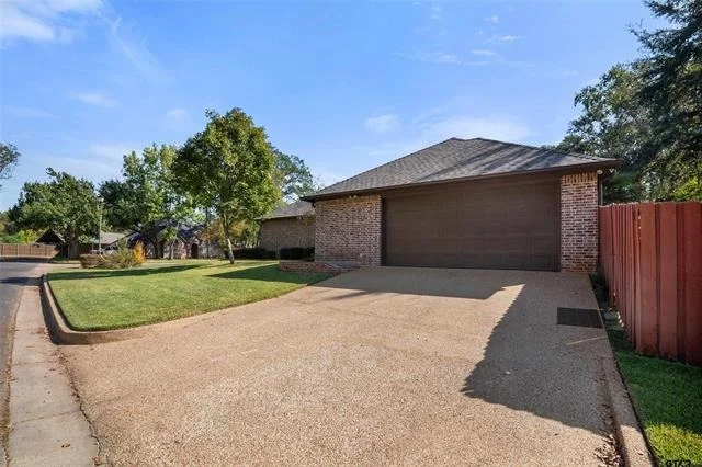 Photo of 614 Tryon Court