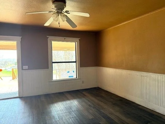 Photo of 700 W 8th Street
