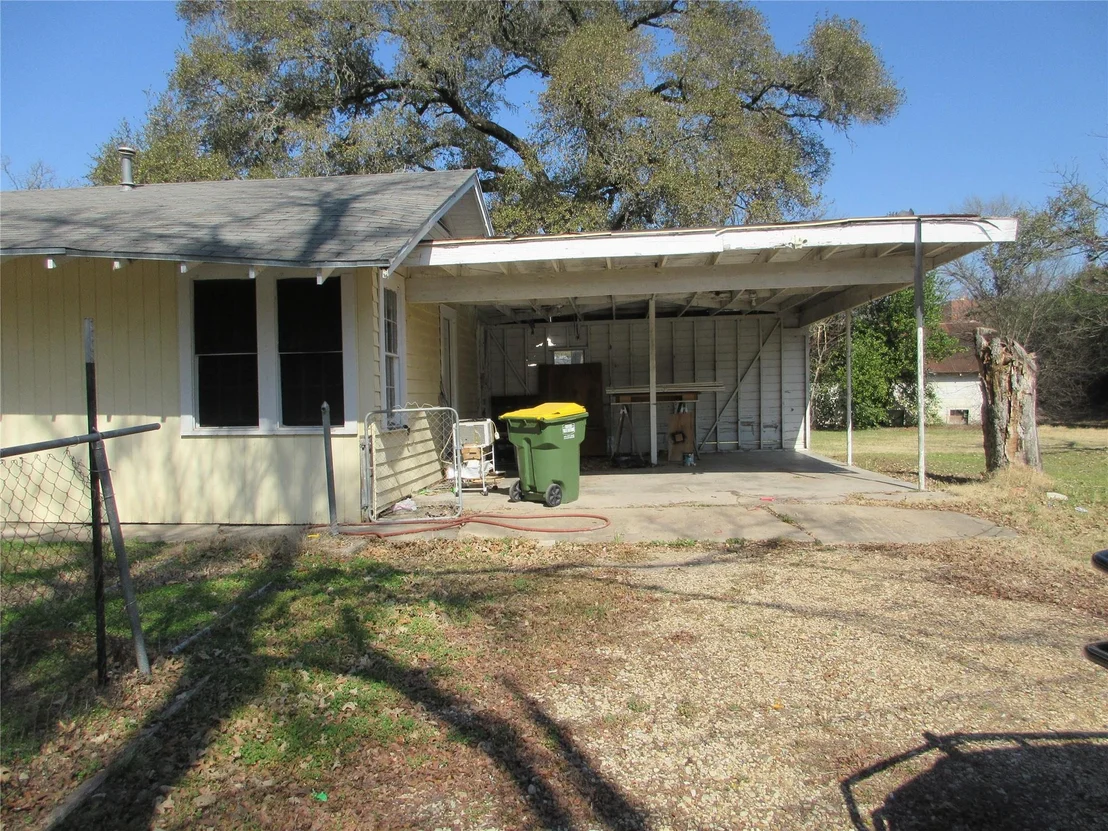 Photo of 916 Ward