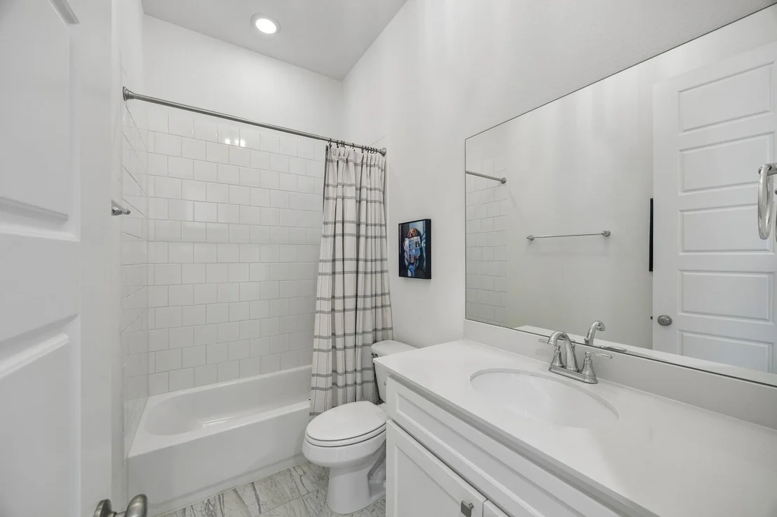 Photo of 2216 Drake Street