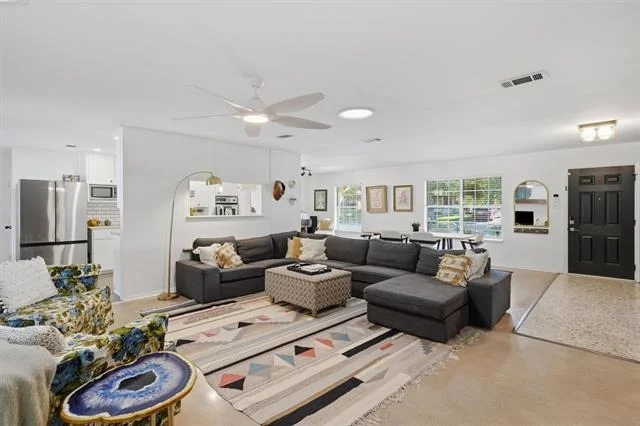 Photo of 4025 Aragon Drive