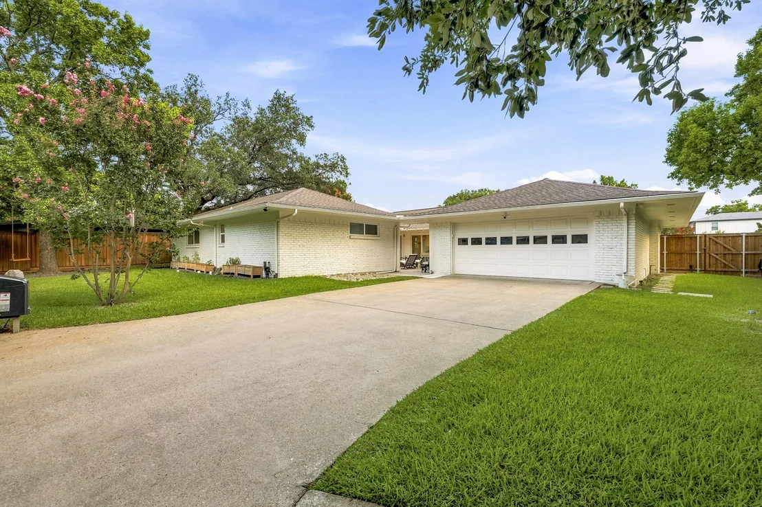 Photo of 7429 Tangleglen Drive
