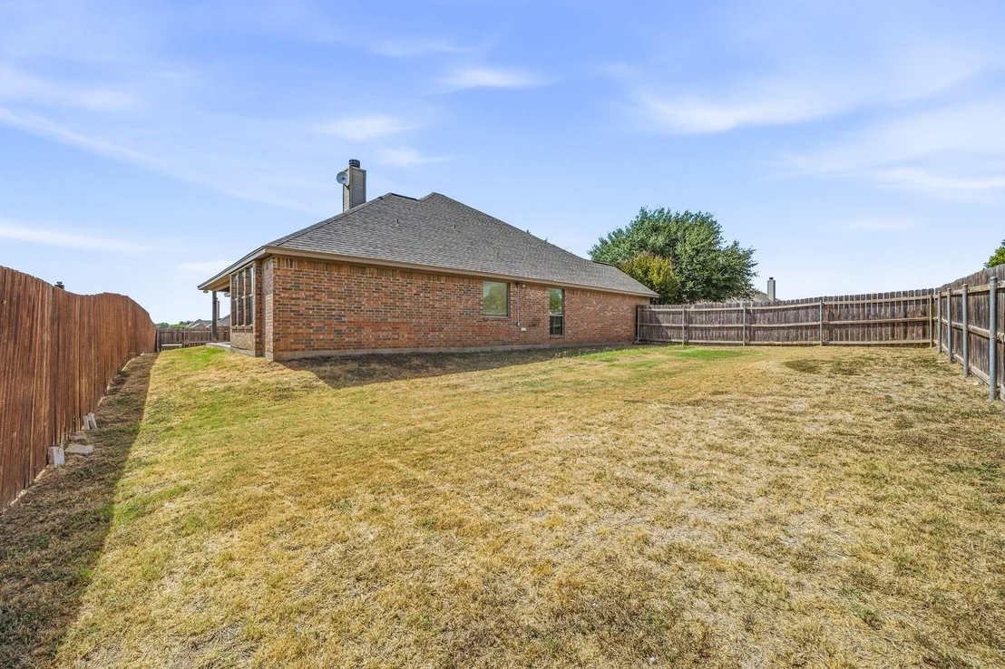 Photo of 914 Winding Road