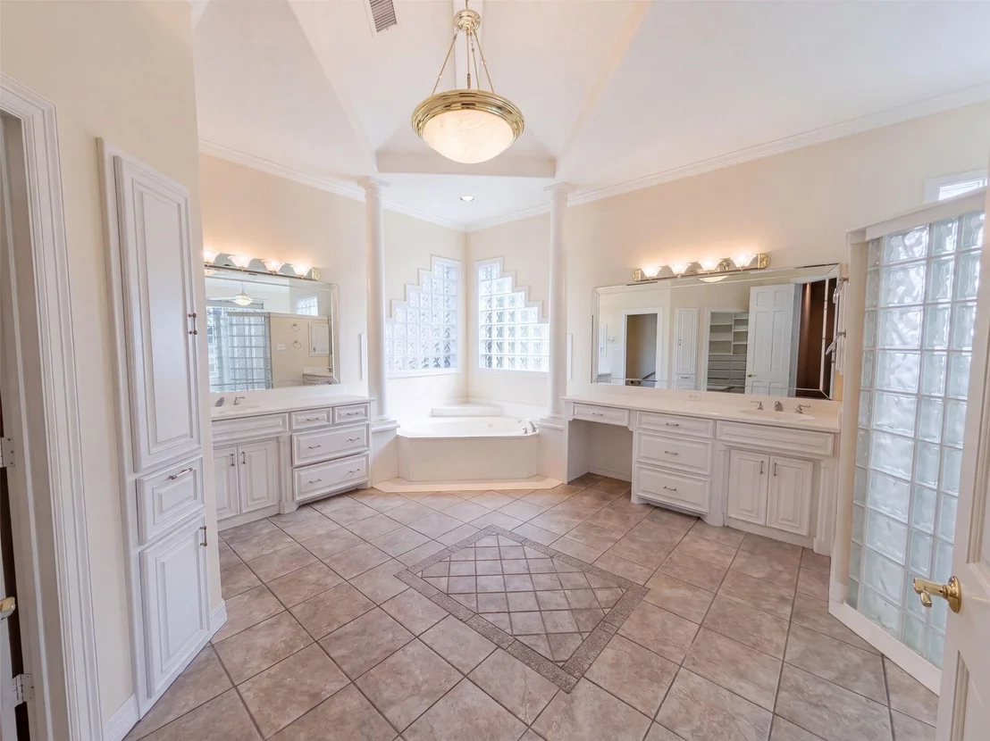 Photo of 619 Edgewood Lane