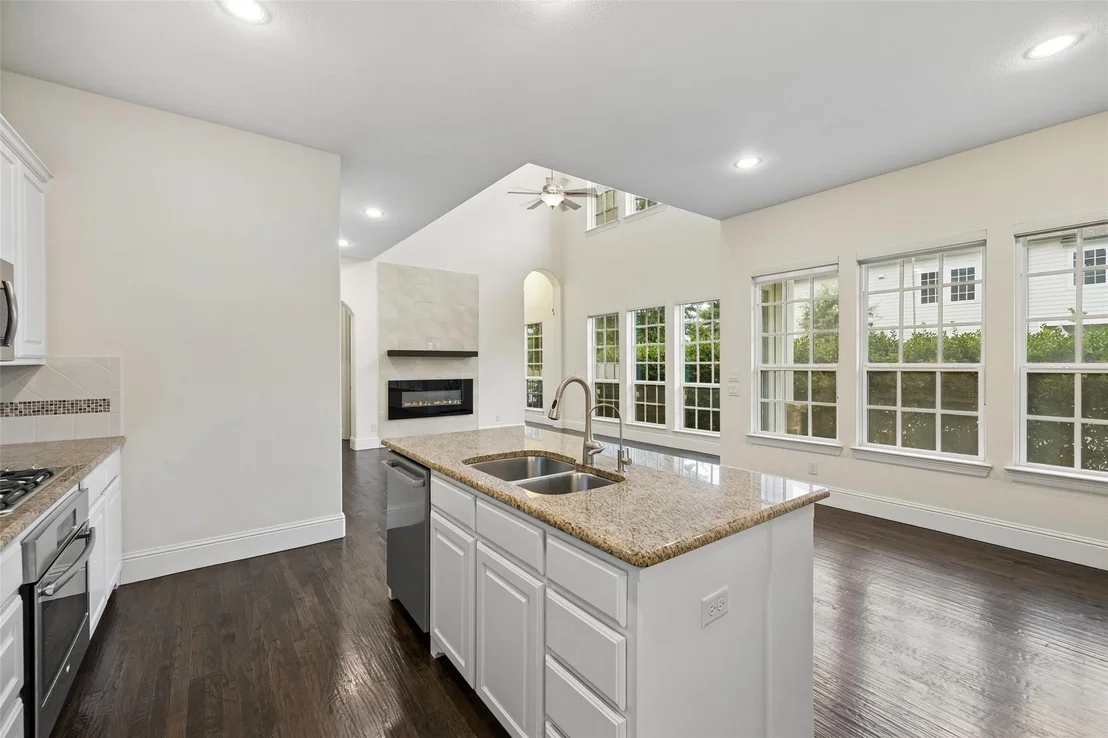Photo of 779 Cameron Court