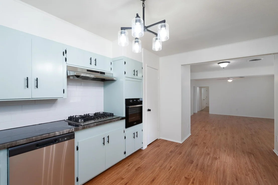 Photo of 102 S 2nd Street