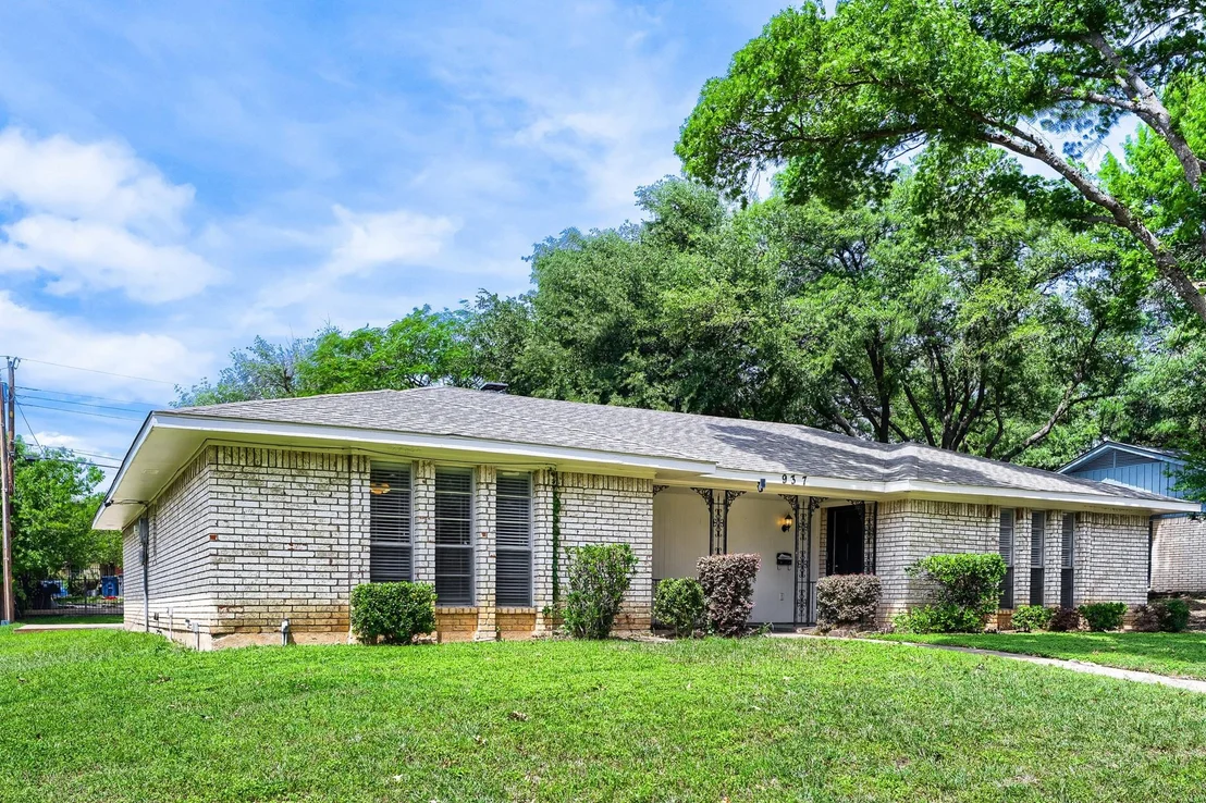 Photo of 937 Birchwood Drive