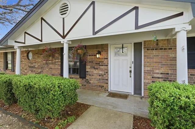 Photo of 1325 Hemphill Drive