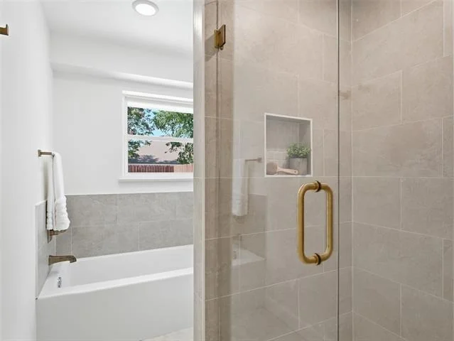Photo of 2369 Claridge Circle