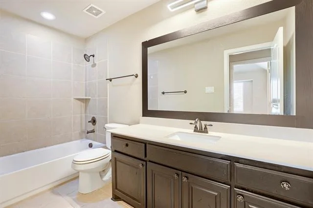 Photo of 123 White Oak Lane