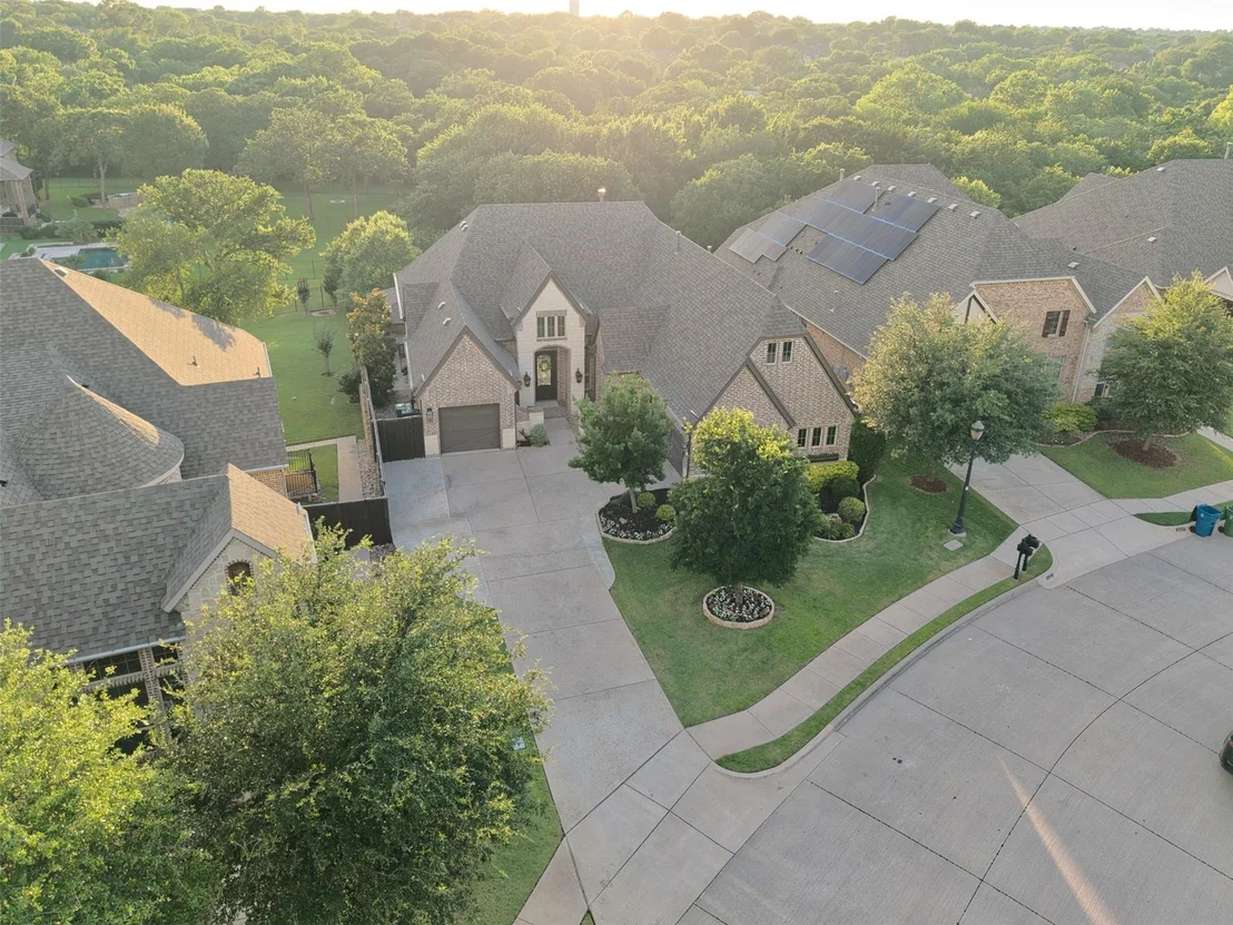 Photo of 1221 Falcon Drive