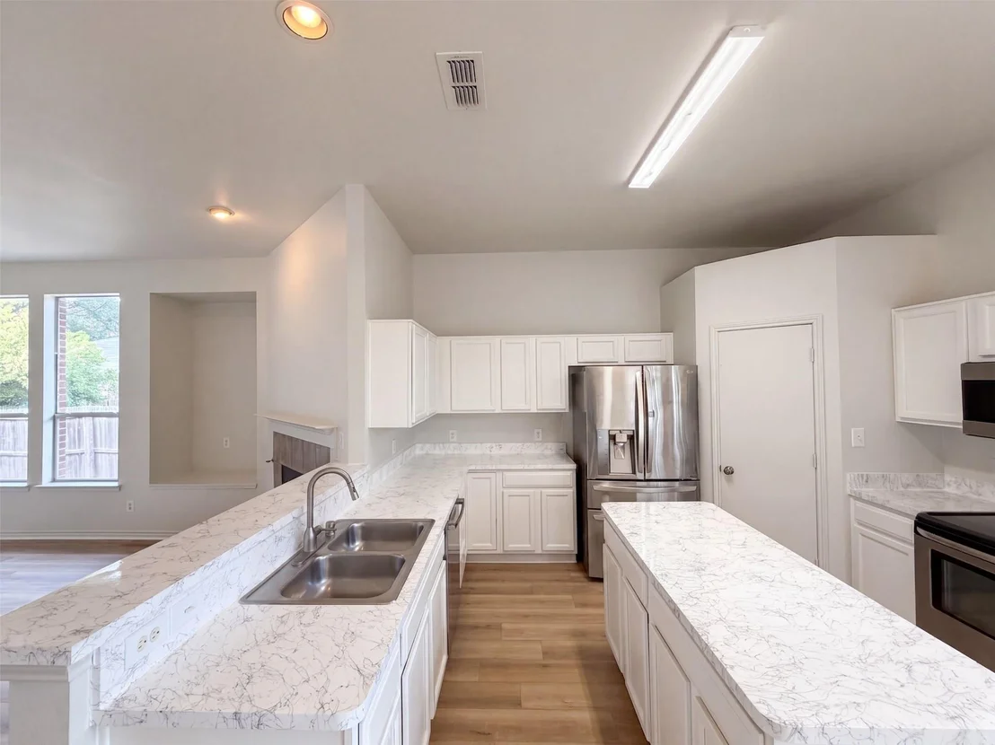 Photo of 825 Dixon Lane