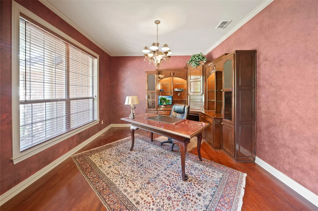 Photo of 7402 Hollytree Drive
