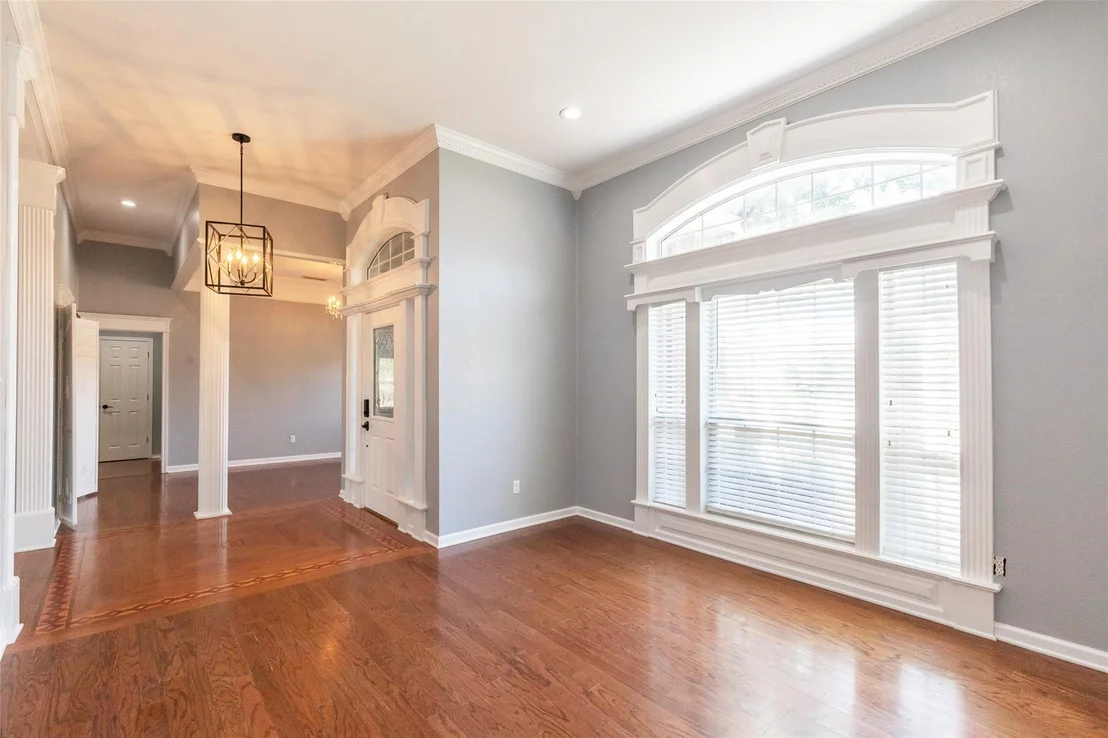 Photo of 1418 Kingwood Circle