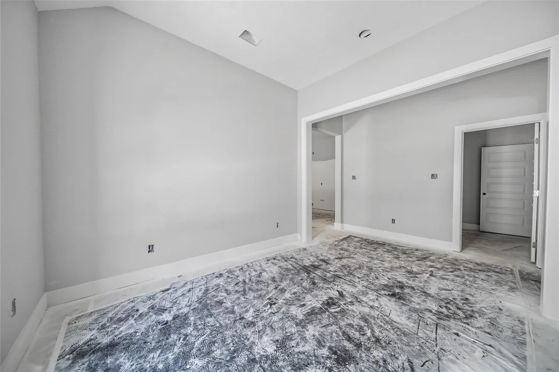Photo of 513 Armstrong Road
