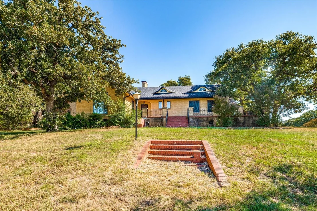 Photo of 1004 N Main Street